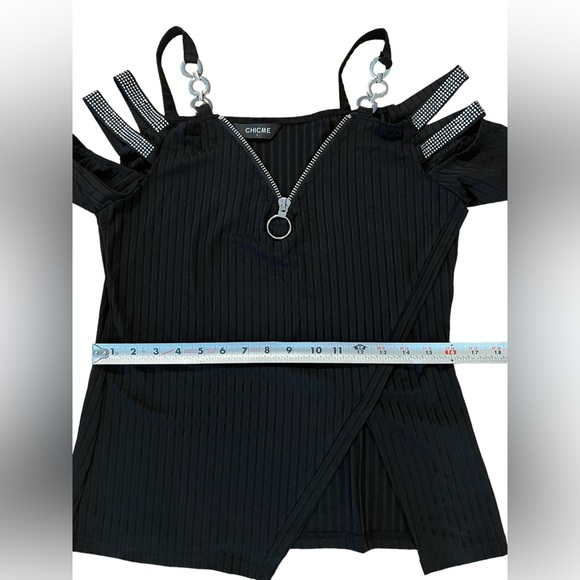 Sexy V-Neck Black Cold Shoulder Ribbed Knit Top with V Slit at Waist, size S M L - Picture 10 of 14
